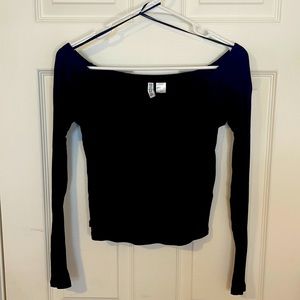 Off the shoulder long sleeve crop top